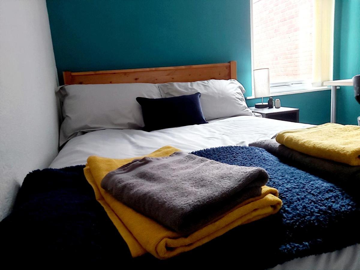 Comfy 4 Bed Away From Coventry